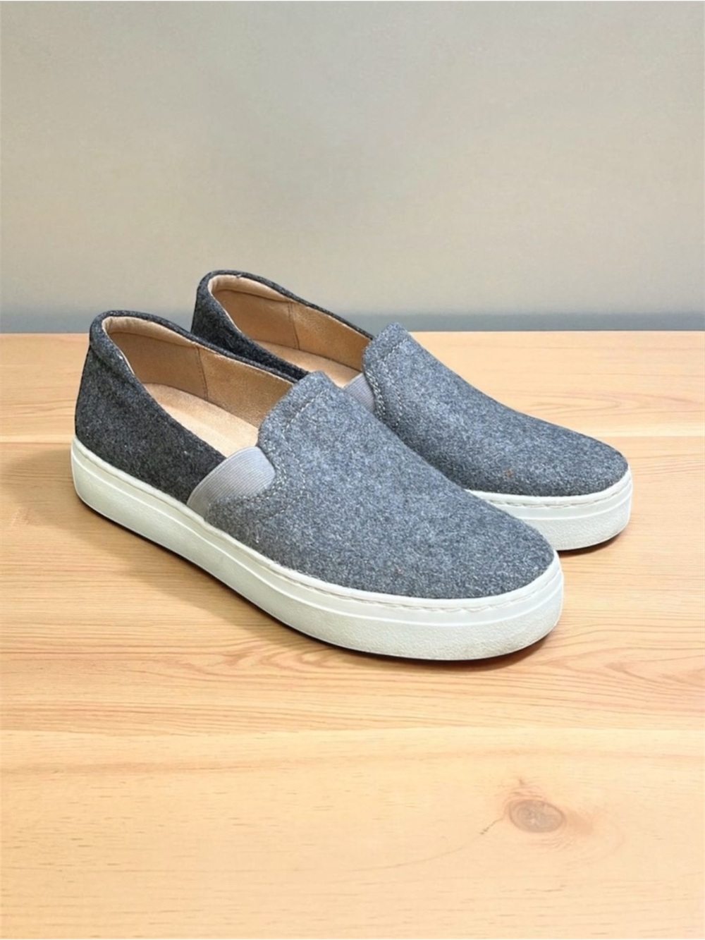 Naturalizer Carly 3 Slip-on Sneaker in Gray Wool & Black Women’s Size 7.5W